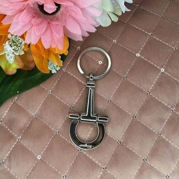 AUTHENTIC SALVATORE FERRAGAMO GANCINI SILVER TONE KEY RING KEY CHAIN - Picture 5 of 6